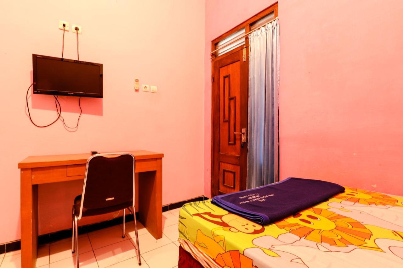 The Joglo Family Hotel Magelang Bagian luar foto