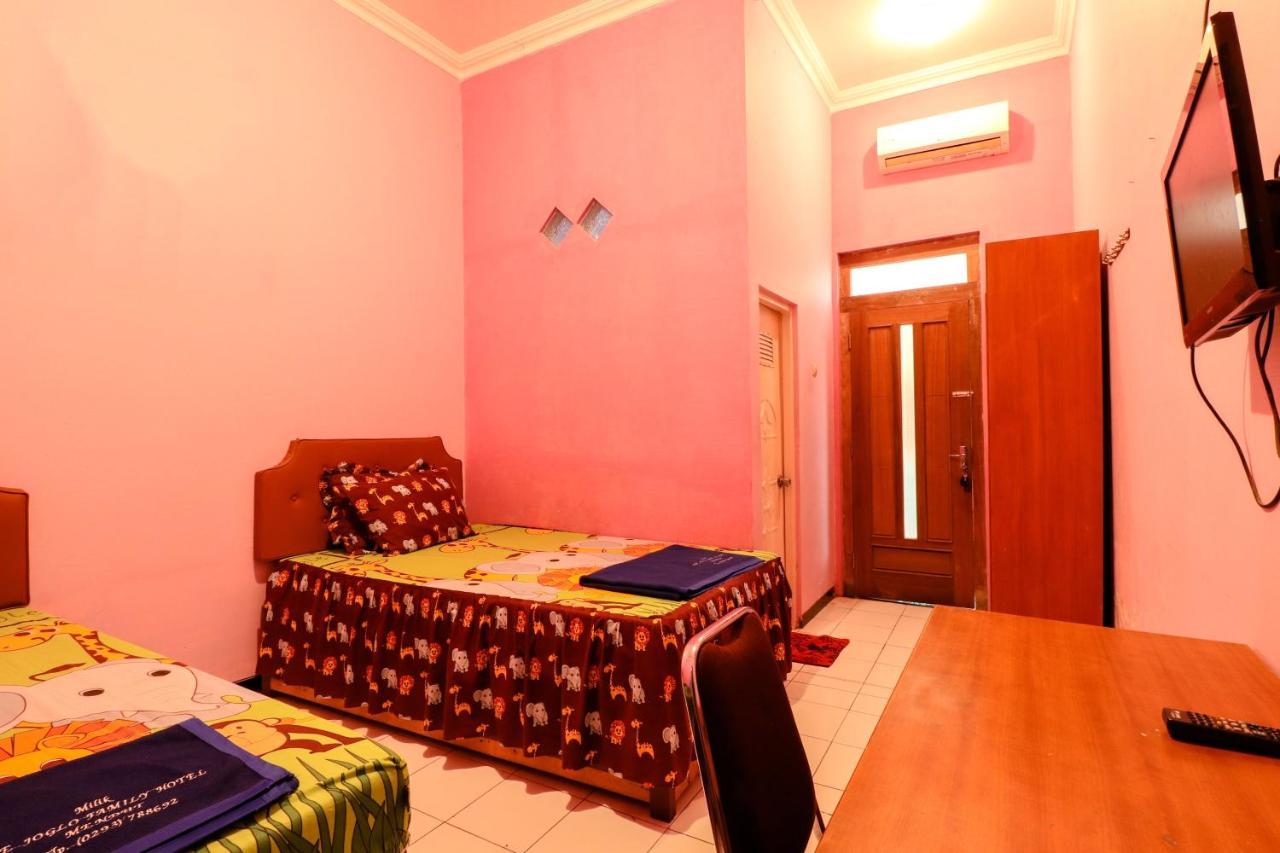 The Joglo Family Hotel Magelang Bagian luar foto