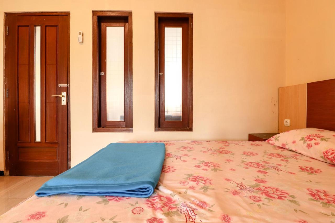 The Joglo Family Hotel Magelang Bagian luar foto