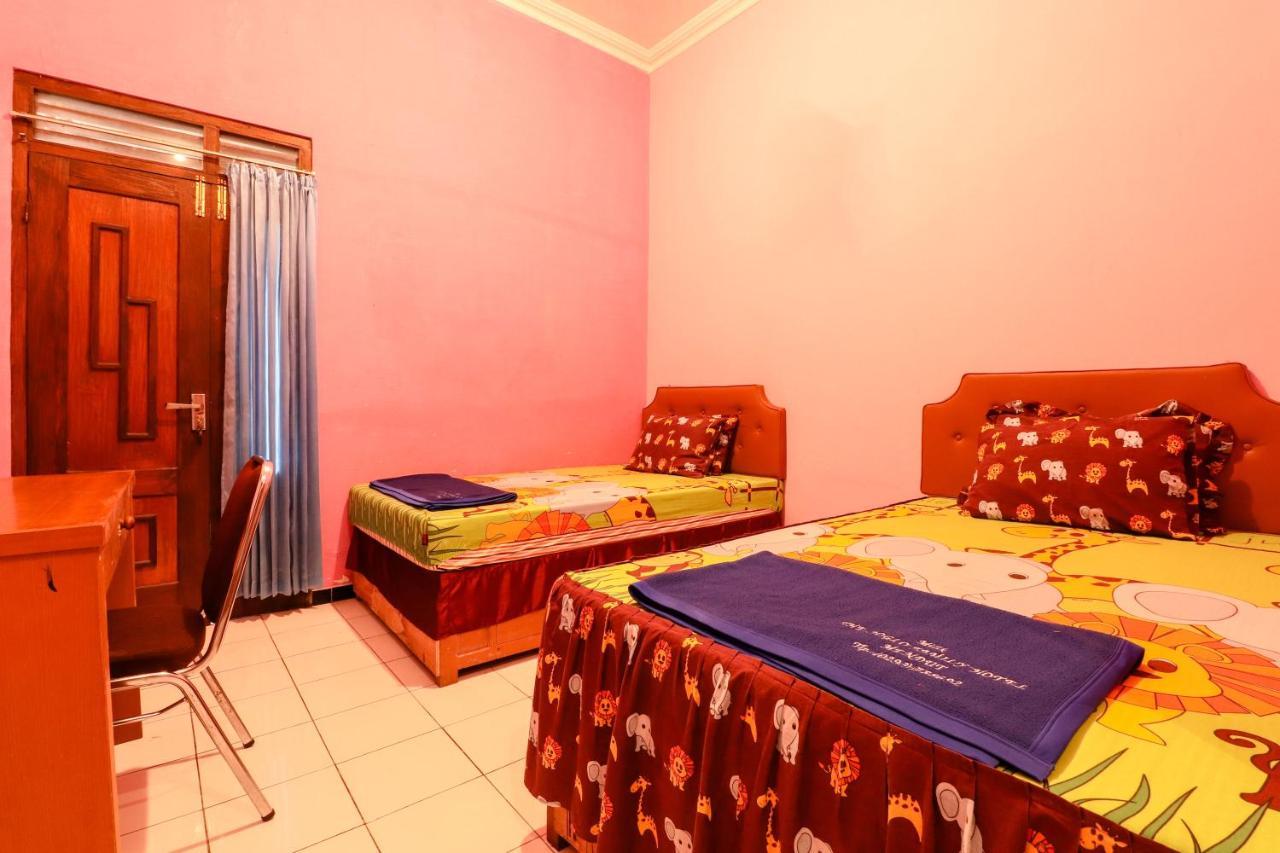 The Joglo Family Hotel Magelang Bagian luar foto
