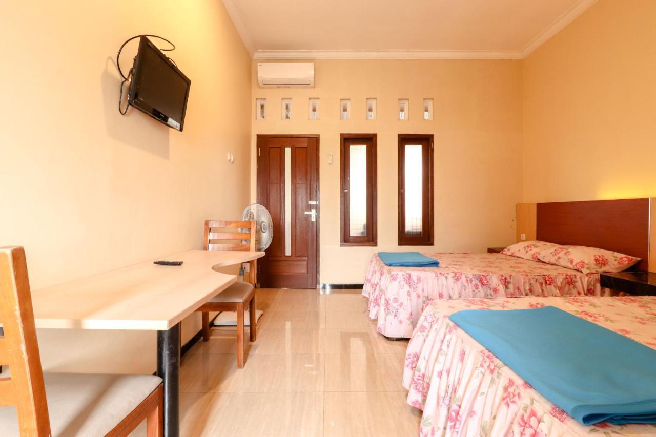 The Joglo Family Hotel Magelang Bagian luar foto