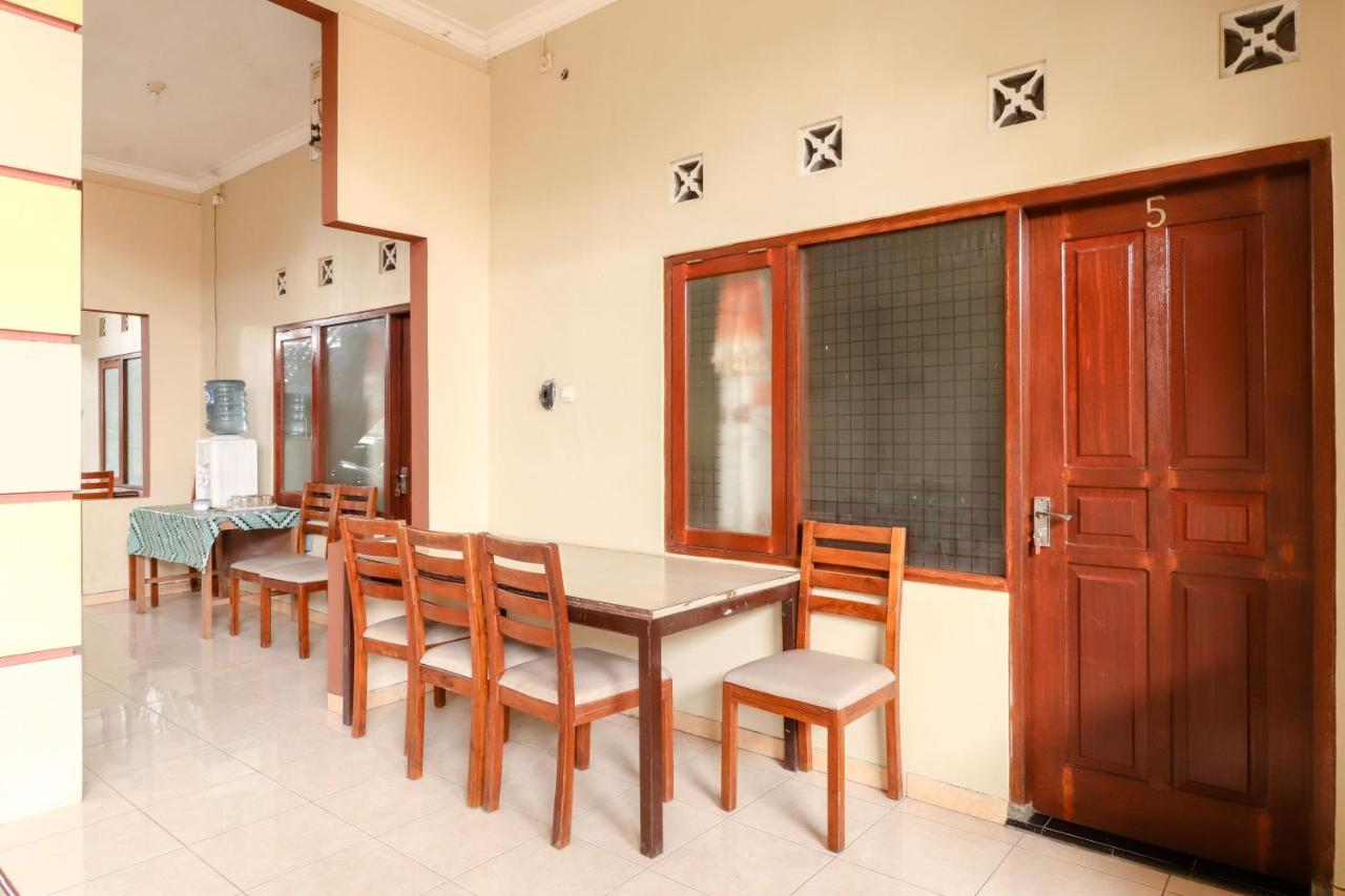 The Joglo Family Hotel Magelang Bagian luar foto