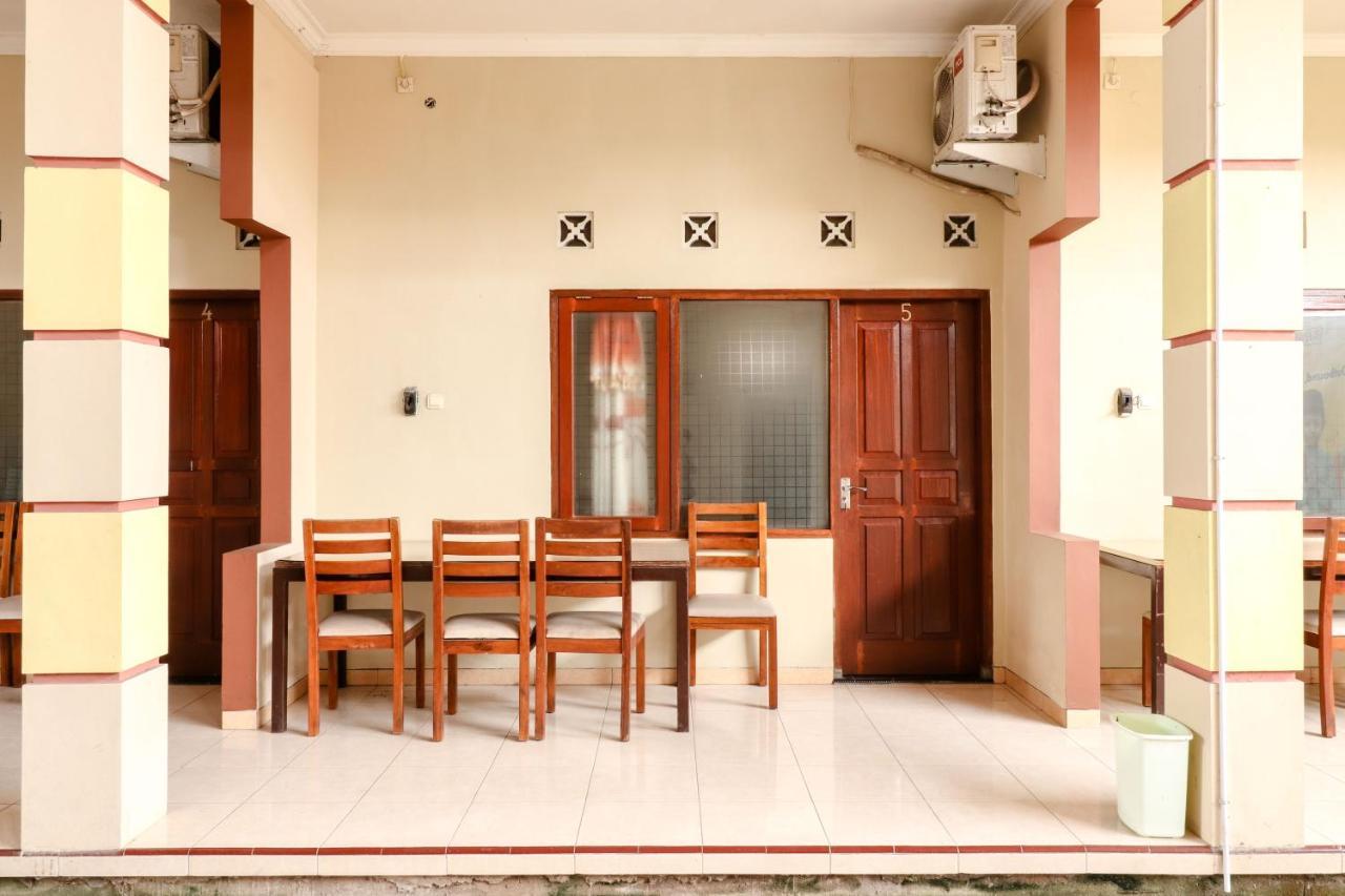 The Joglo Family Hotel Magelang Bagian luar foto