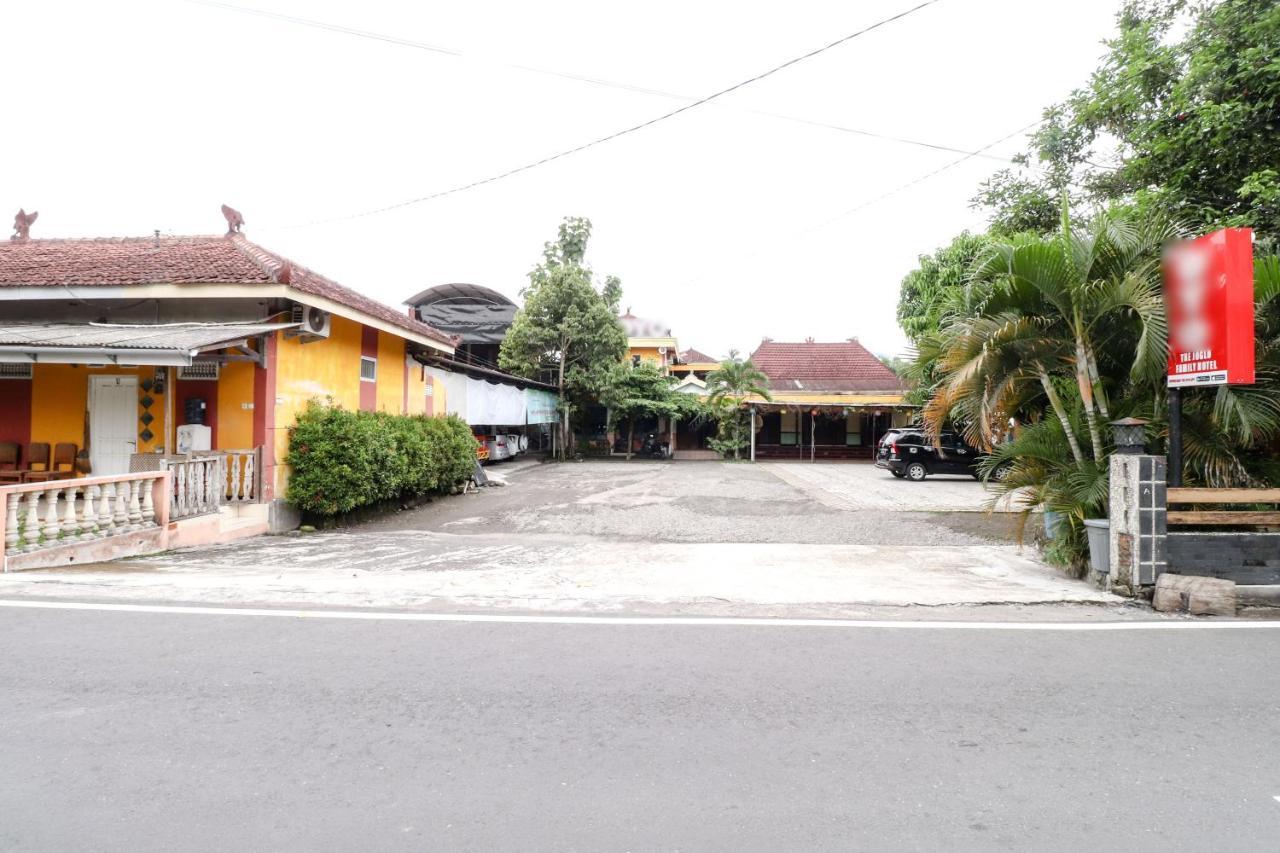 The Joglo Family Hotel Magelang Bagian luar foto