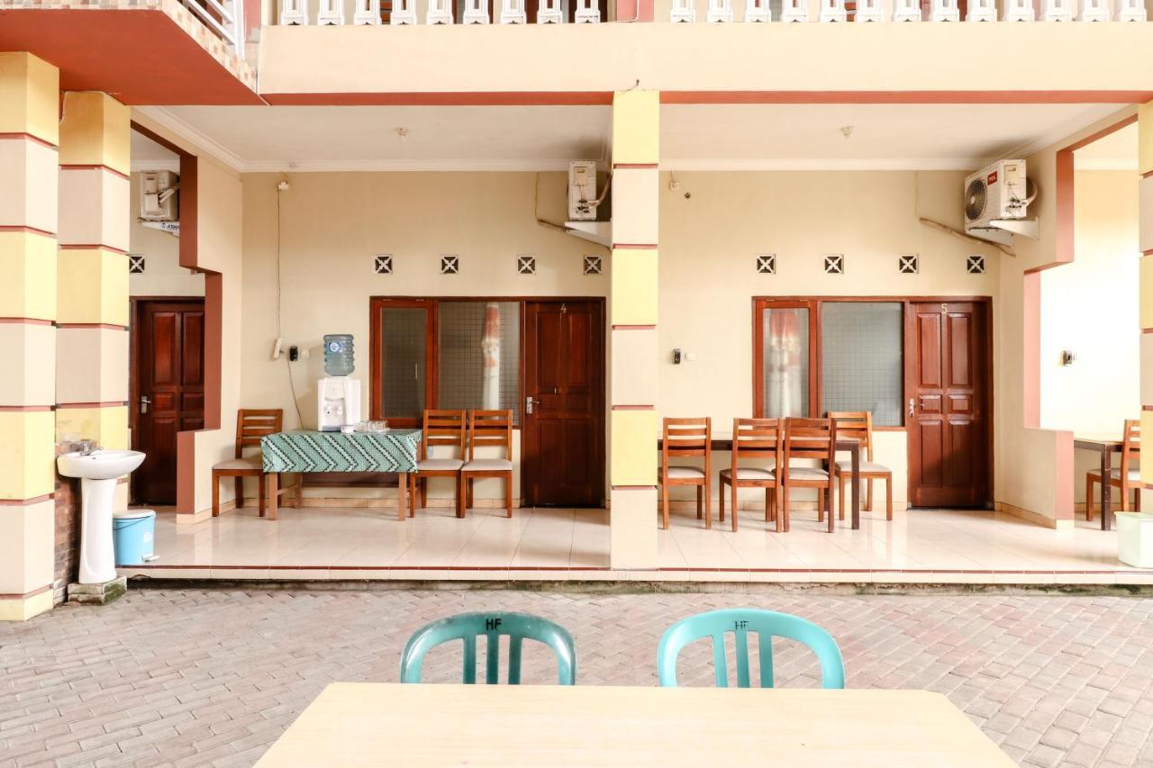 The Joglo Family Hotel Magelang Bagian luar foto