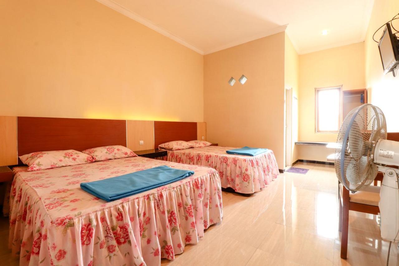 The Joglo Family Hotel Magelang Bagian luar foto